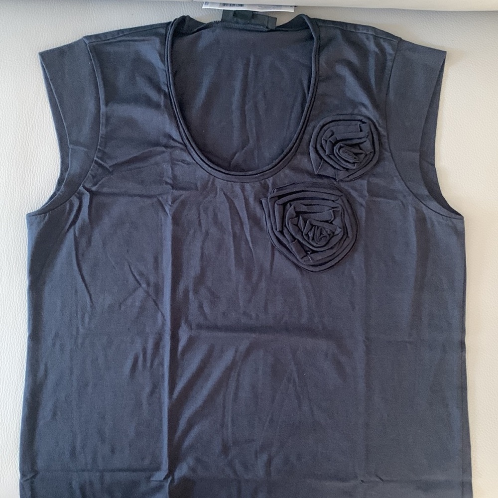 ❤️NWT $98 DKNY Navy/Indigo T-Shirt - Sleeveless - Fabric Flower - Sz LARGE